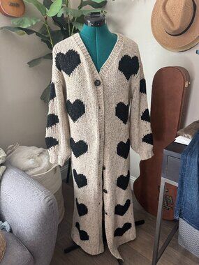 ElevenOra Chic Beige/Black Heart Jacquard Relaxed Fit Long Sleeve Knit Cardigan